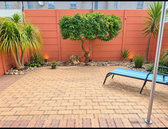 2 BEDROOM SECTIONAL TITLE FOR SALE IN TABLE VIEW
